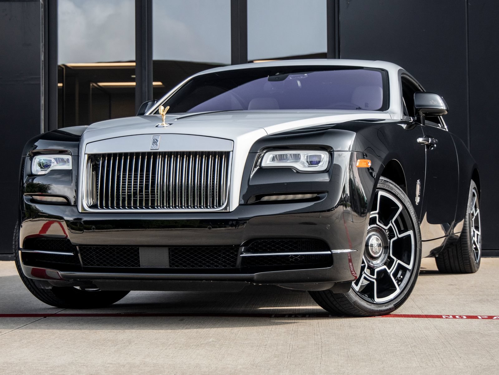 Used 2019 Rolls-Royce Wraith RWD image 1