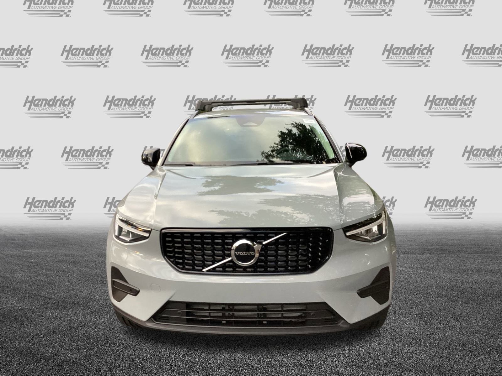 New 2026 Volvo XC40 B4 Core image 3