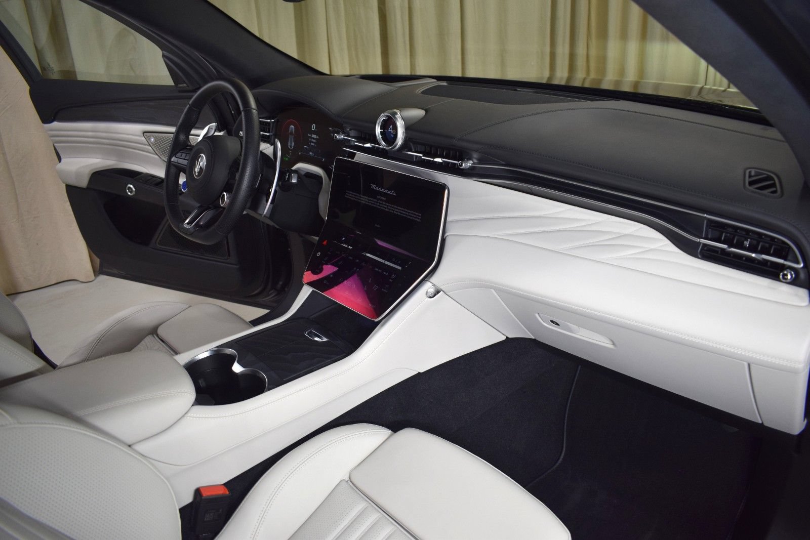 Certified 2024 Maserati Grecale Modena AWD/4WD image 25