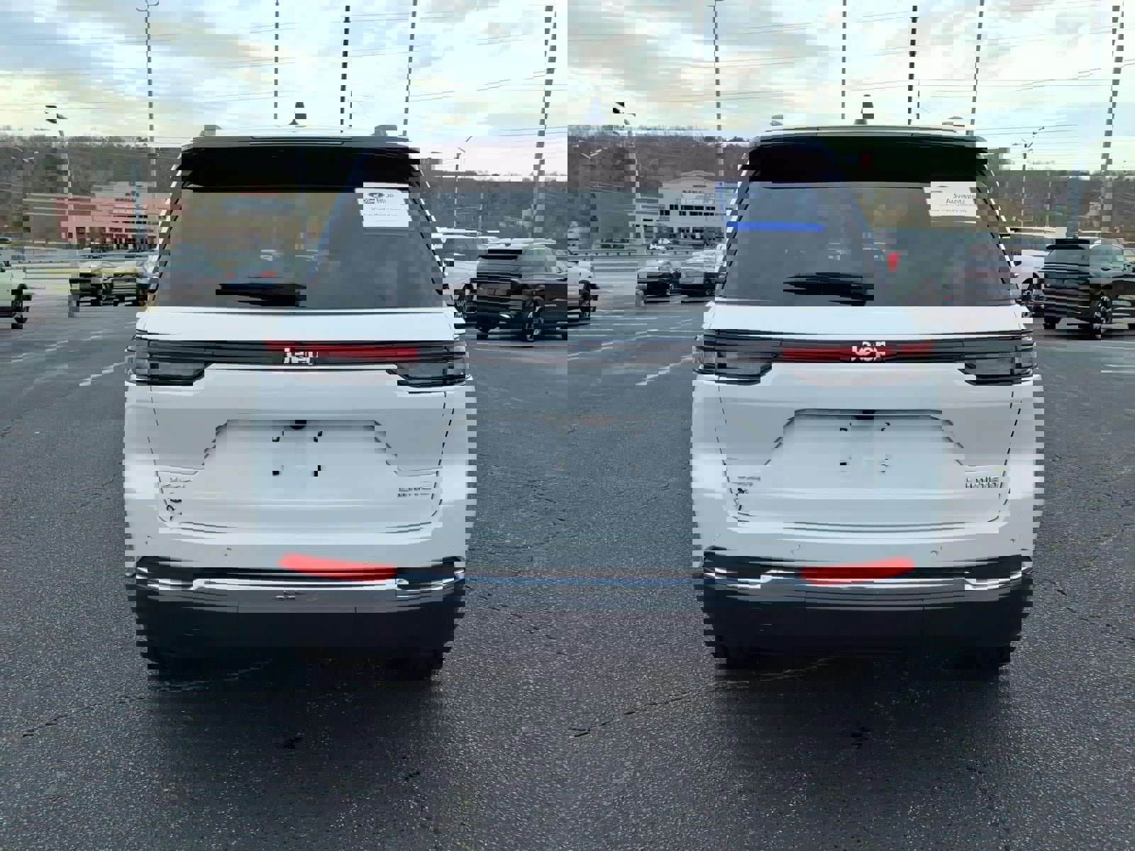 Used 2024 Jeep Grand Cherokee Limited w/ Trailer Tow Package image 7