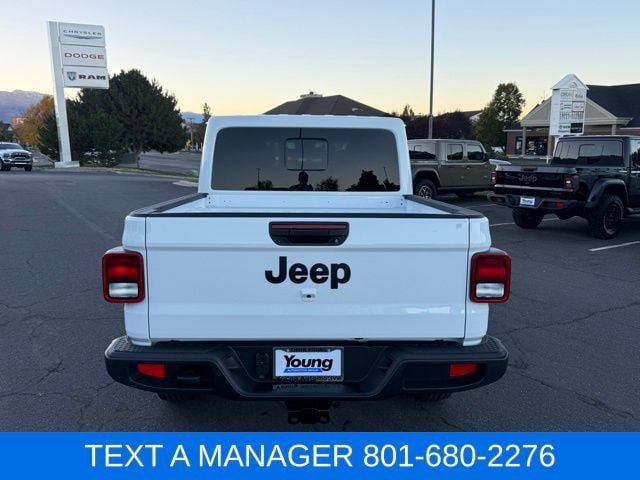 Used 2025 Jeep Gladiator Sport AWD/4WD image 7