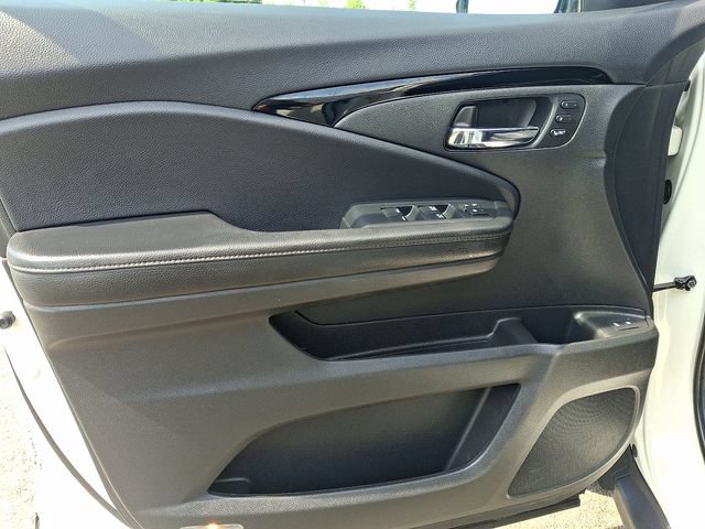 Used 2019 Honda Pilot Touring image 13