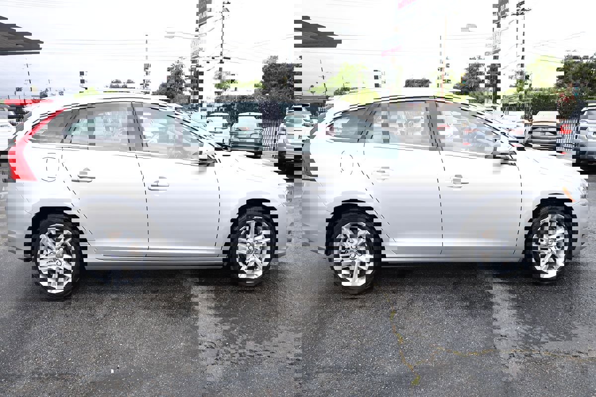 Used 2015 Volvo V60 T5 Premier FWD image 10