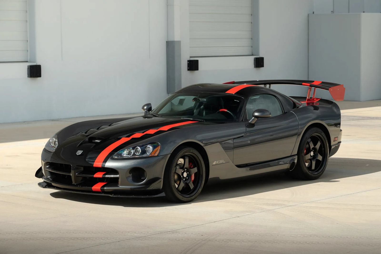 Used 2009 Dodge Viper ACR RWD image 2