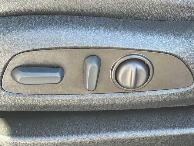 Used 2023 Chevrolet Equinox Premier image 13