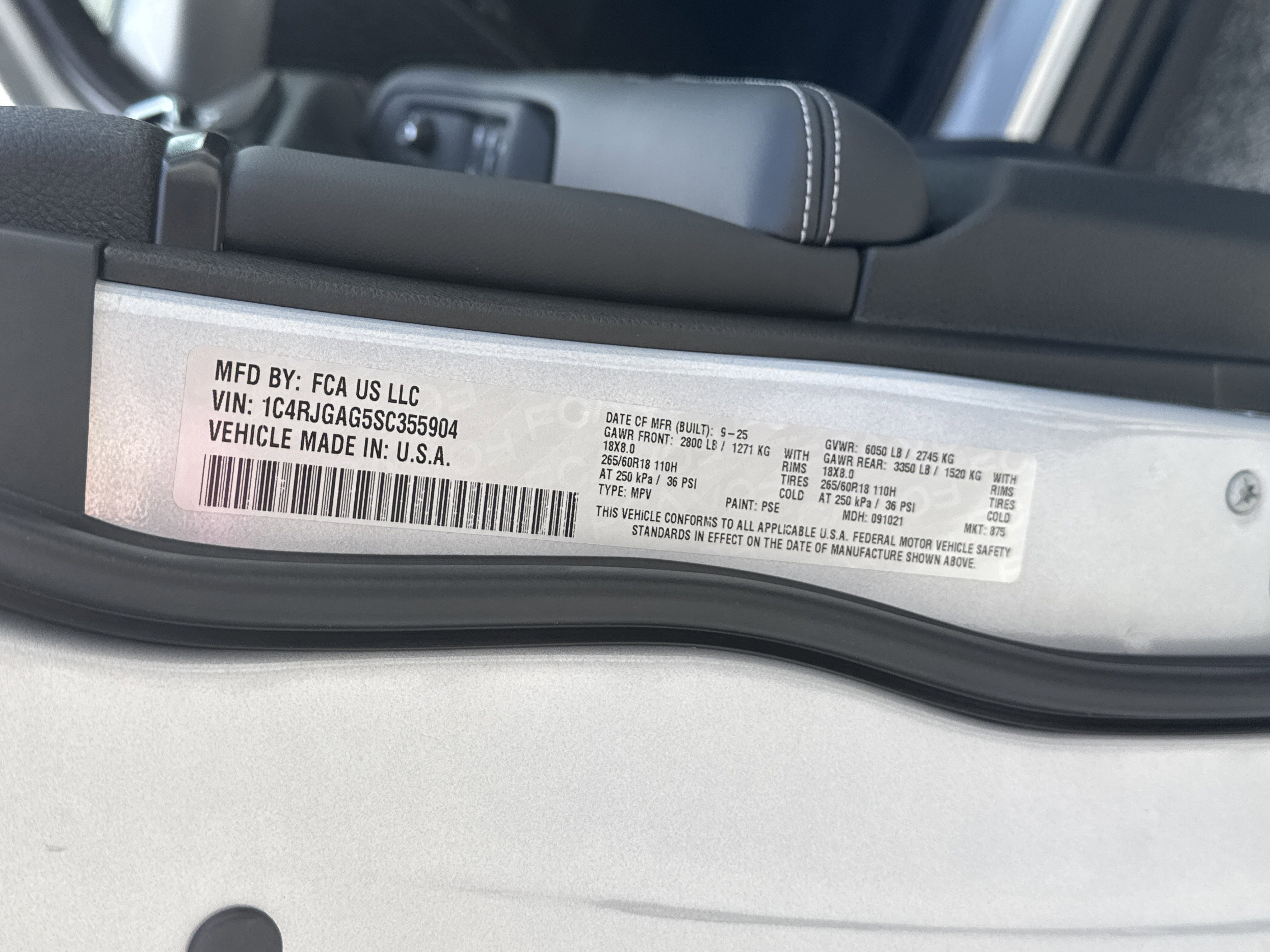 New 2025 Jeep Grand Cherokee Altitude image 39