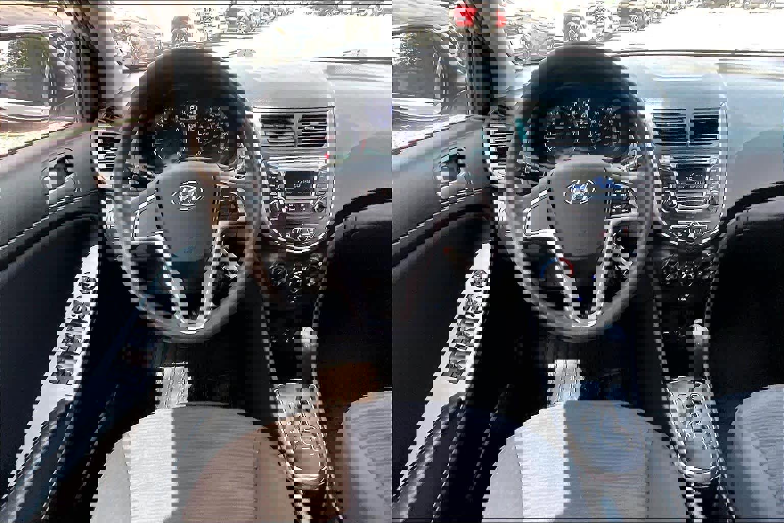 Used 2017 Hyundai Accent SE image 6