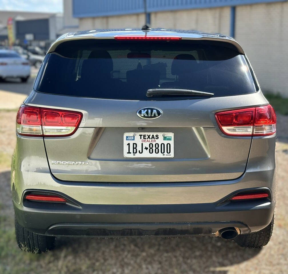 Used 2018 Kia Sorento L FWD image 9