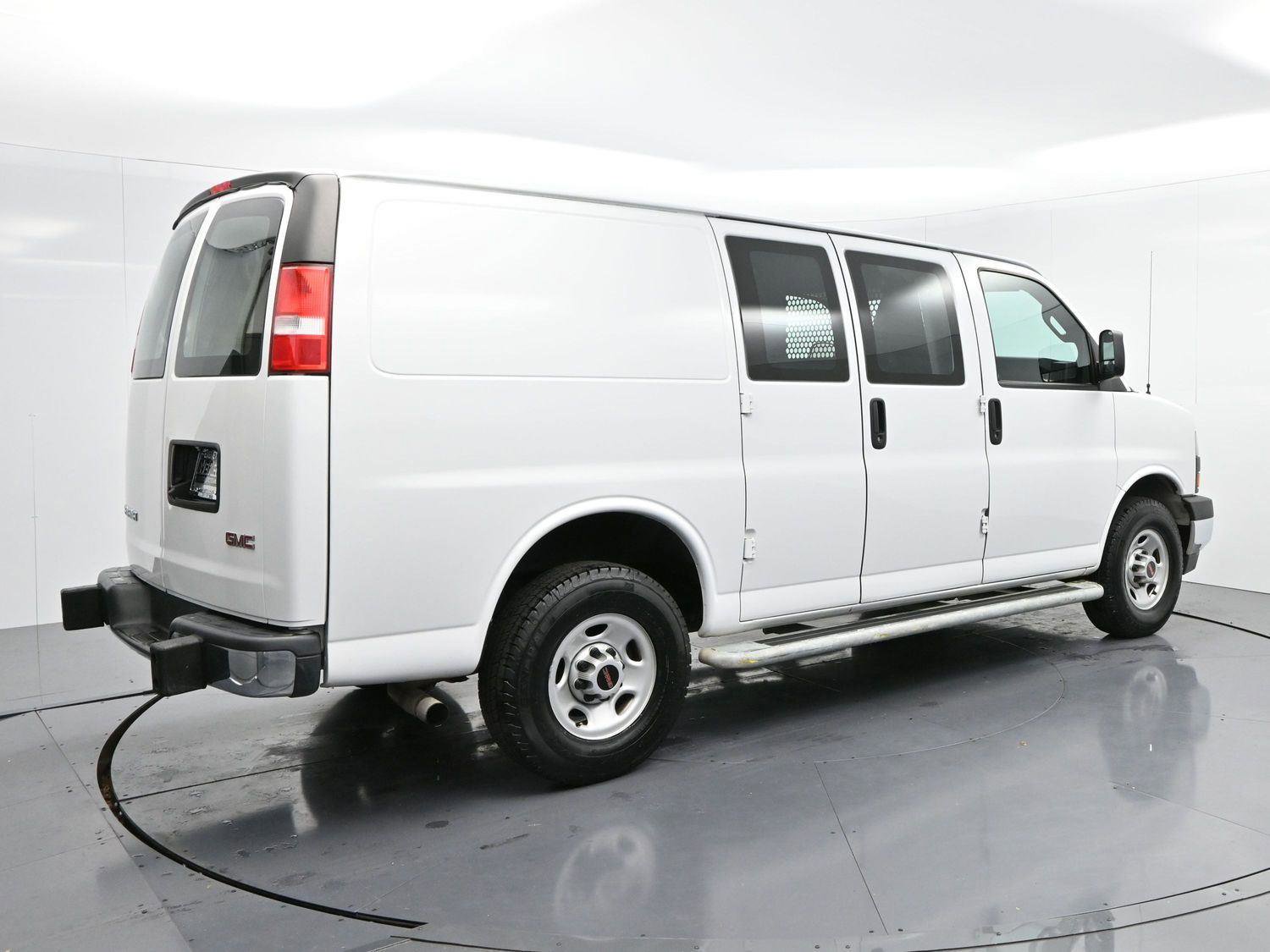 Used 2024 GMC Savana 2500 w/ Driver Convenience Package image 7