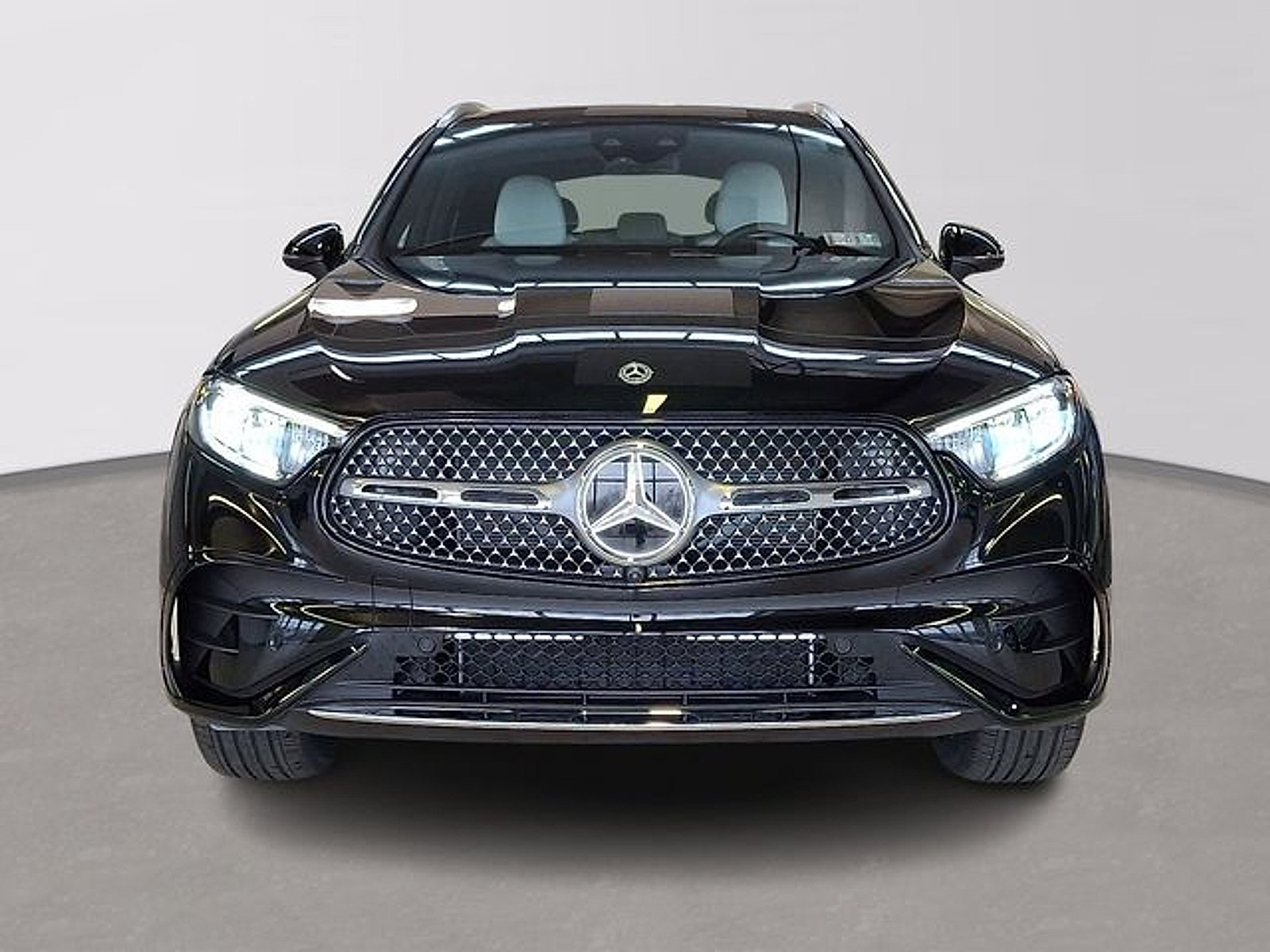 Used 2026 Mercedes-Benz GLC 300 4MATIC image 2