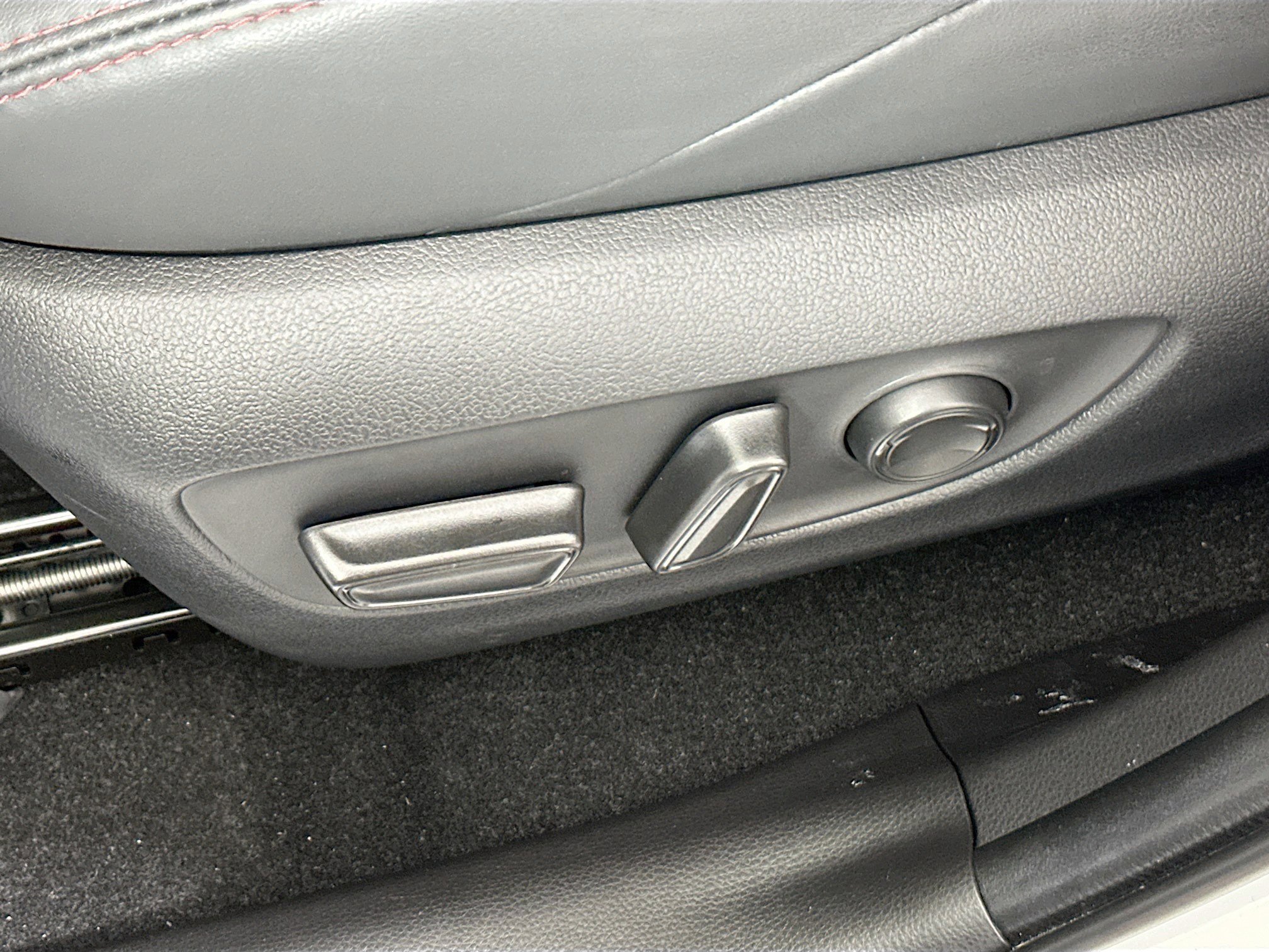 Certified 2025 Toyota RAV4 XSE image 13