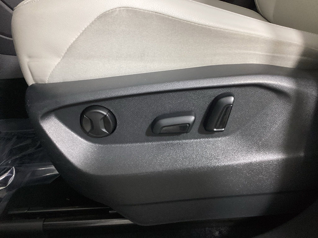Used 2021 Volkswagen Tiguan SE R-Line AWD/4WD image 17