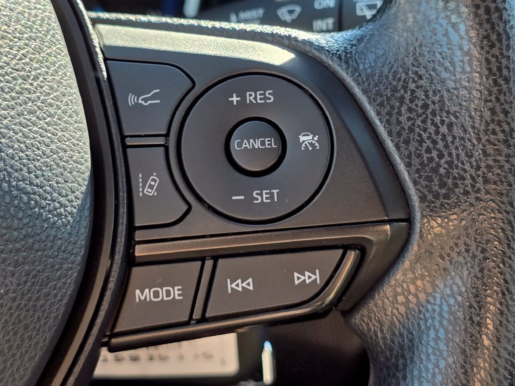 Certified 2025 Toyota RAV4 LE AWD/4WD image 30