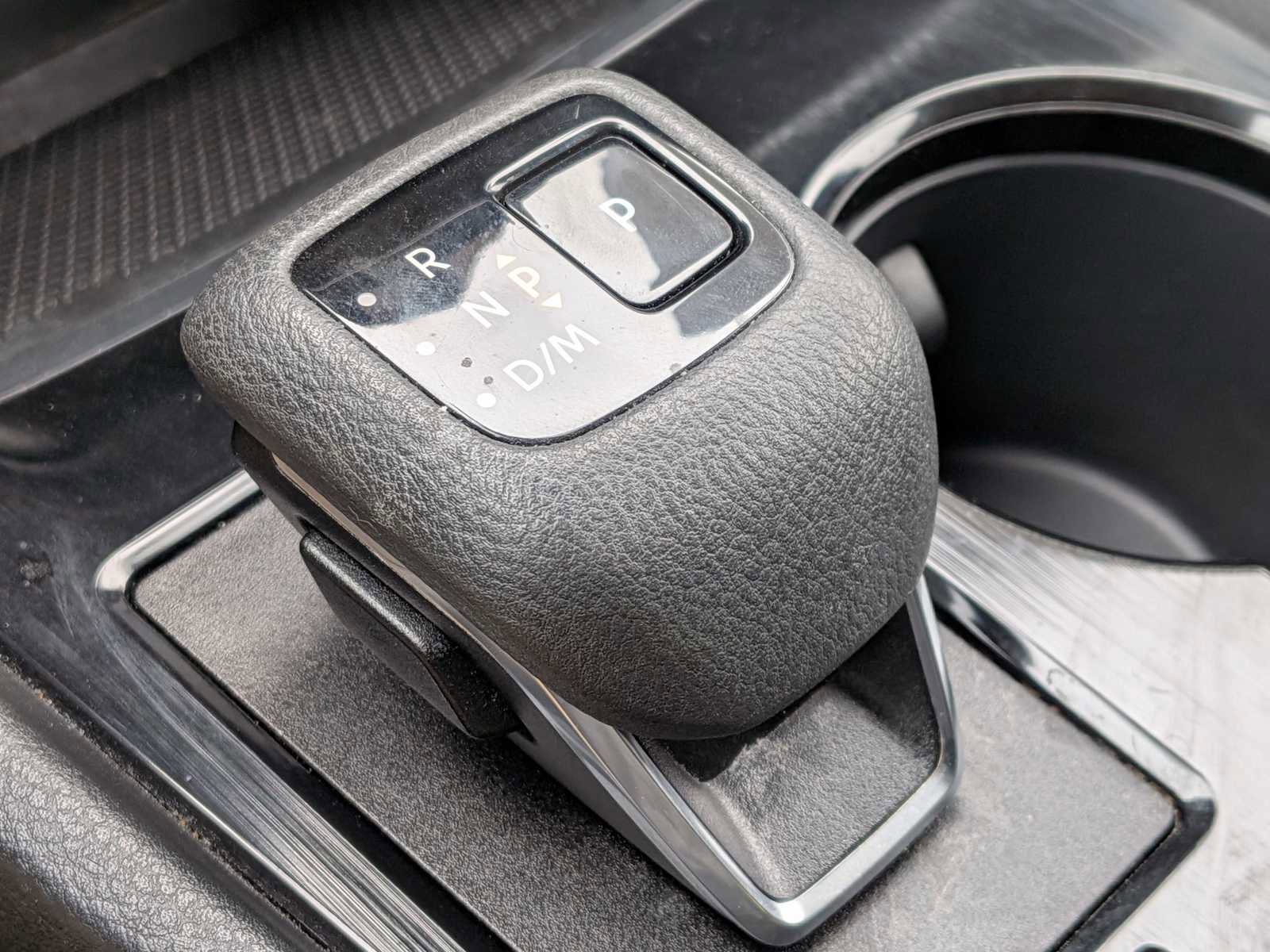 Used 2025 Nissan Rogue SV image 27