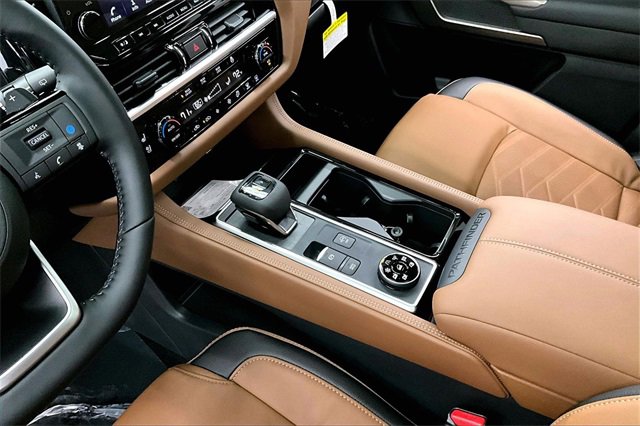 New 2025 Nissan Pathfinder Platinum image 8