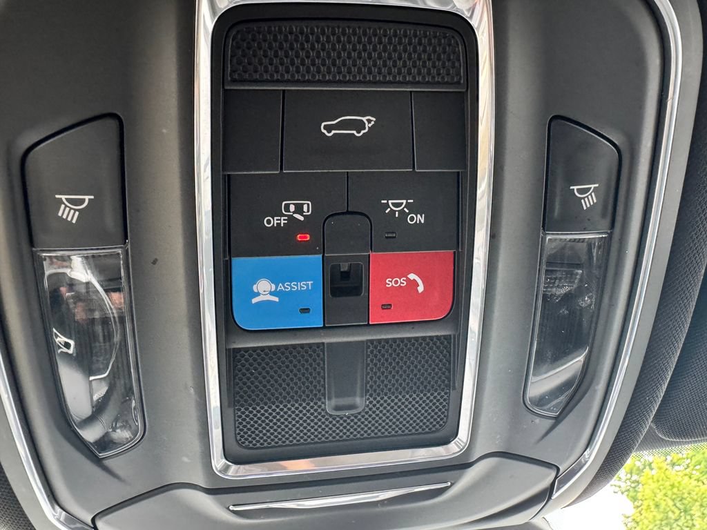 Used 2024 Jeep Grand Cherokee Altitude AWD/4WD image 26