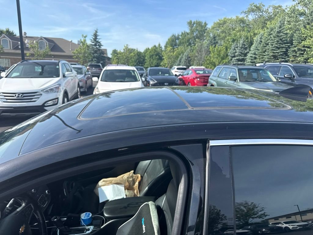 Used 2018 Chevrolet Malibu Premier w/ Premier Sun and Wheel Package FWD image 14
