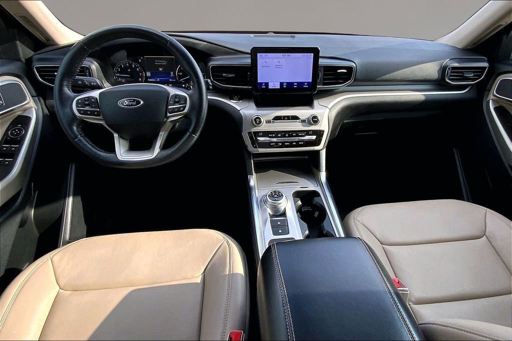 Used 2020 Ford Explorer XLT w/ Equipment Group 202A image 16