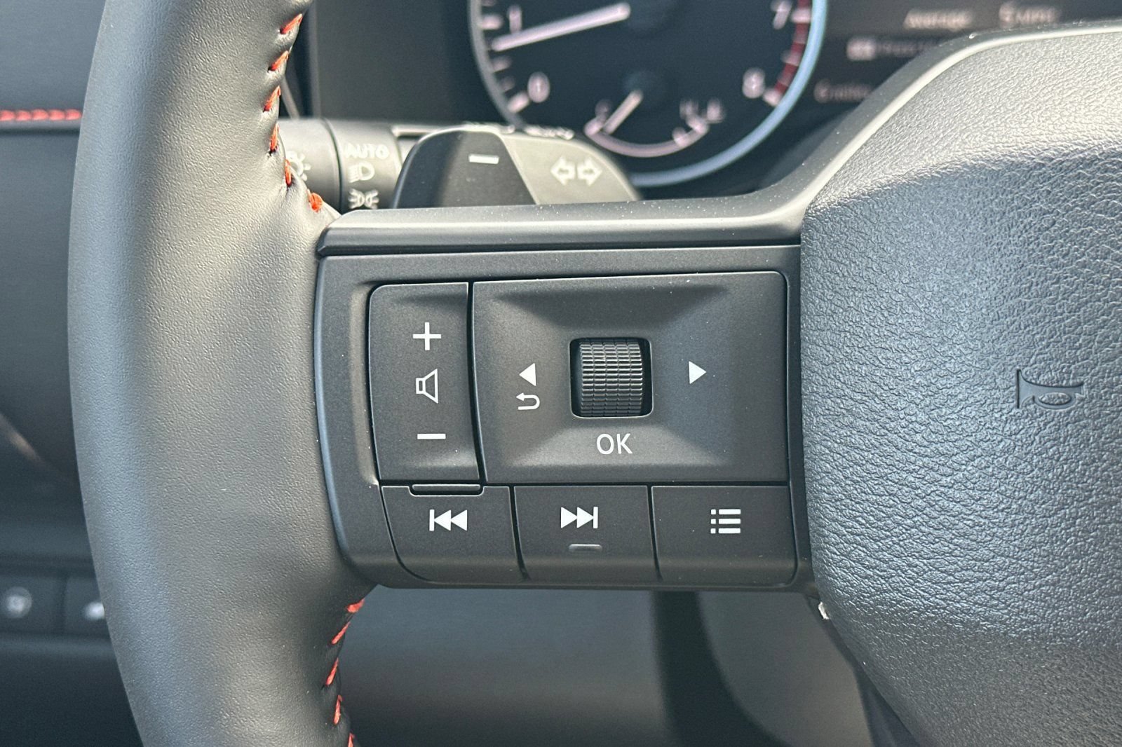 New 2026 Nissan Pathfinder Rock Creek w/ Rock Creek Premium Package AWD/4WD image 28