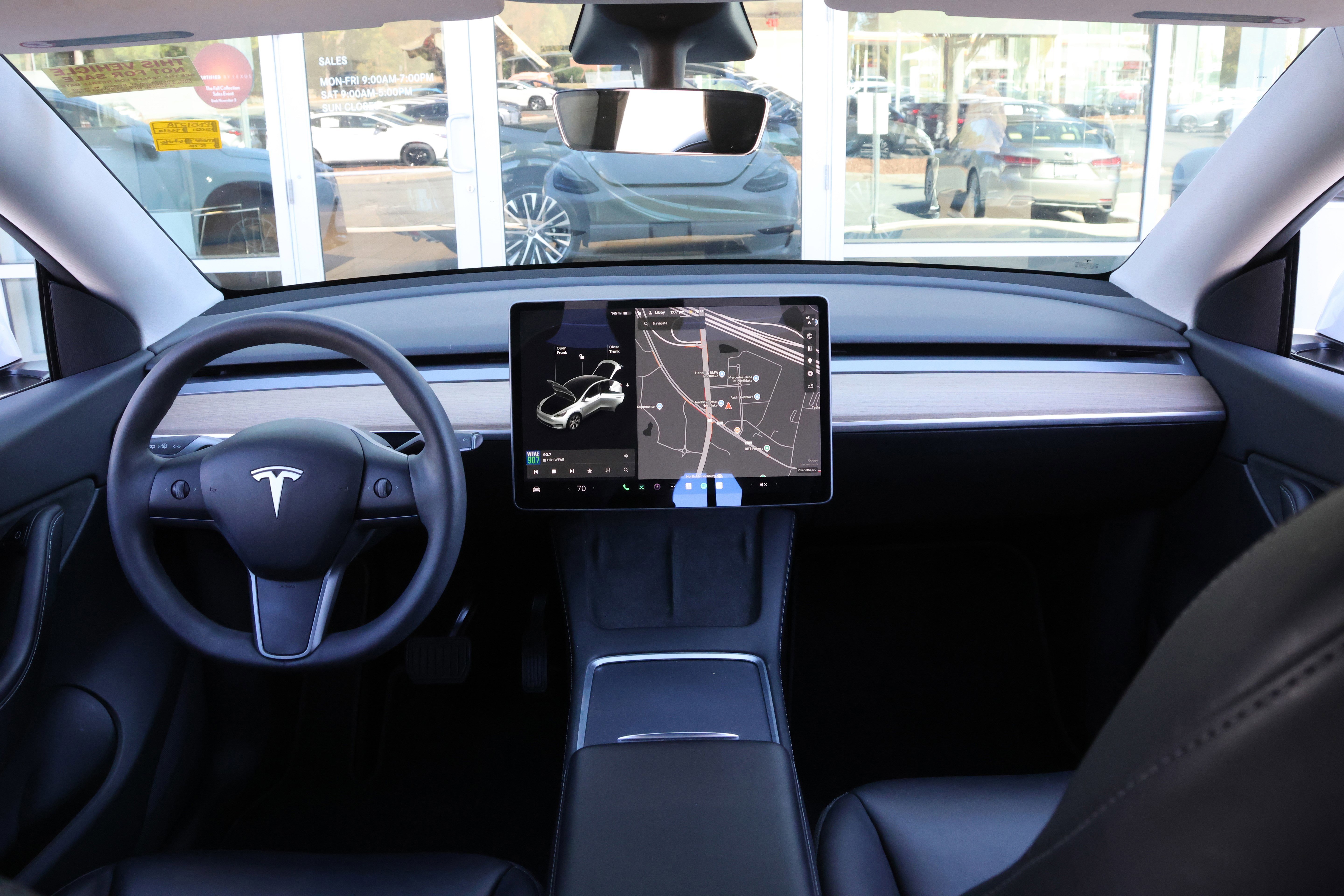 Used 2021 Tesla Model Y Long Range image 15