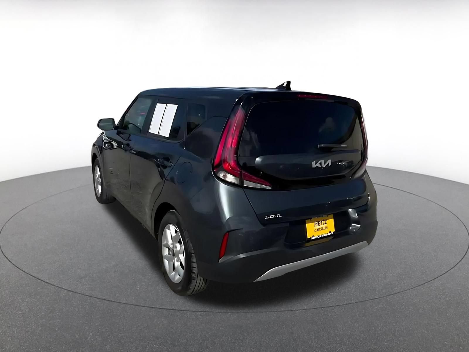 Used 2025 Kia Soul LX w/ LX Technology Package FWD image 10