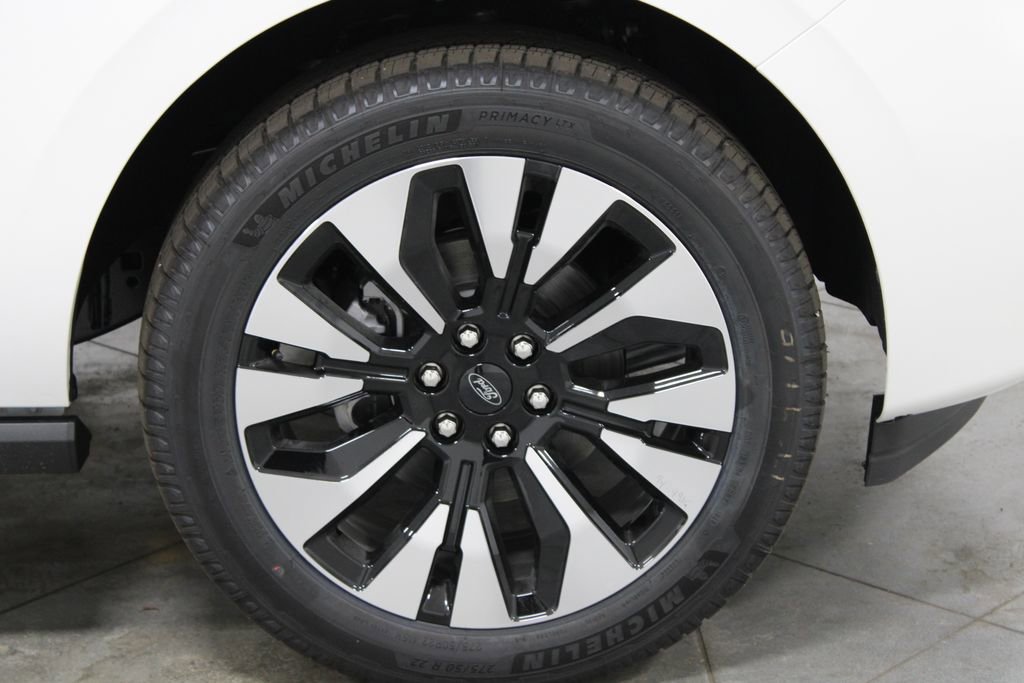 New 2026 Ford Expedition Platinum image 11