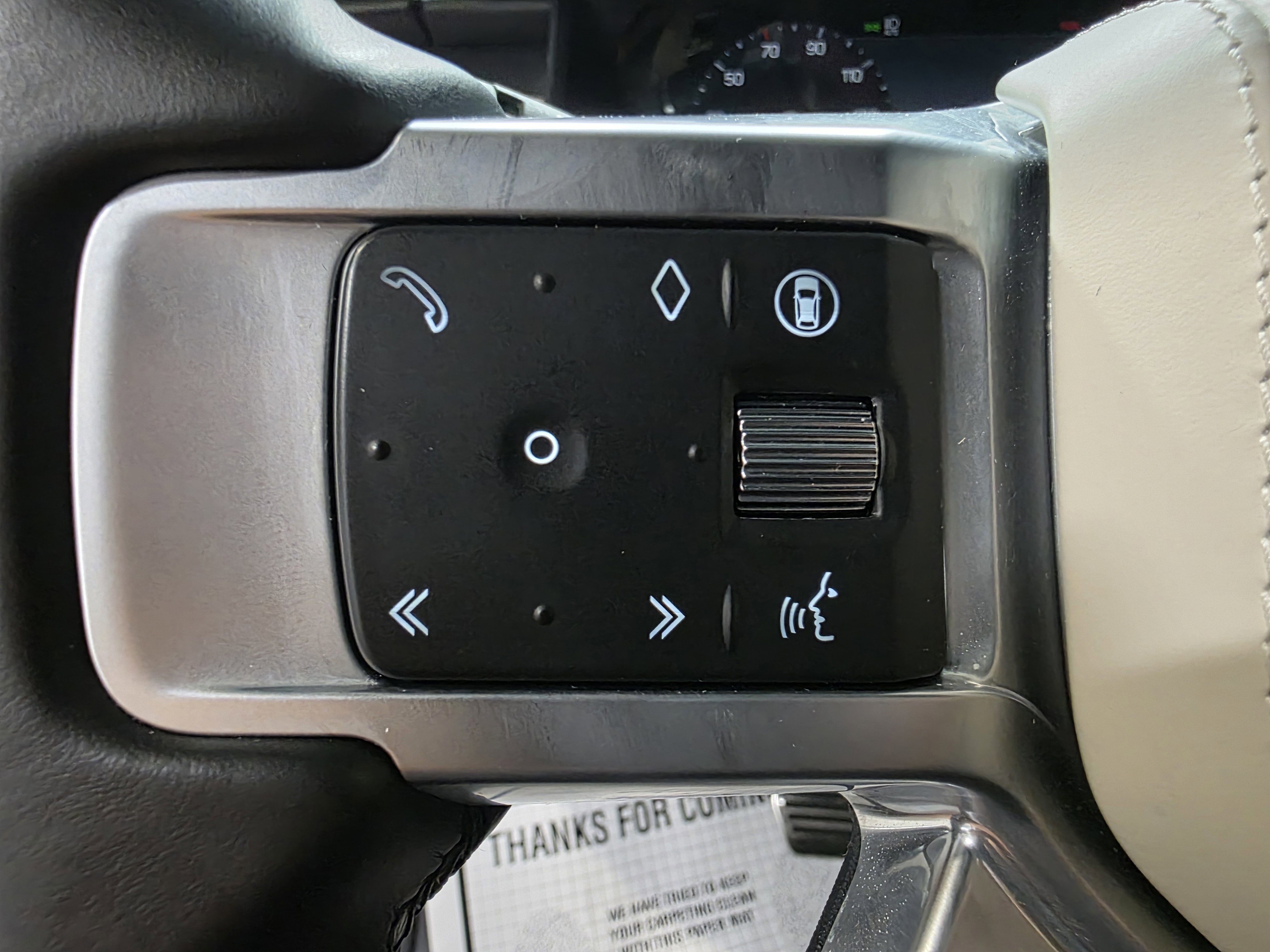 Used 2024 Land Rover Discovery Metropolitan Edition image 32