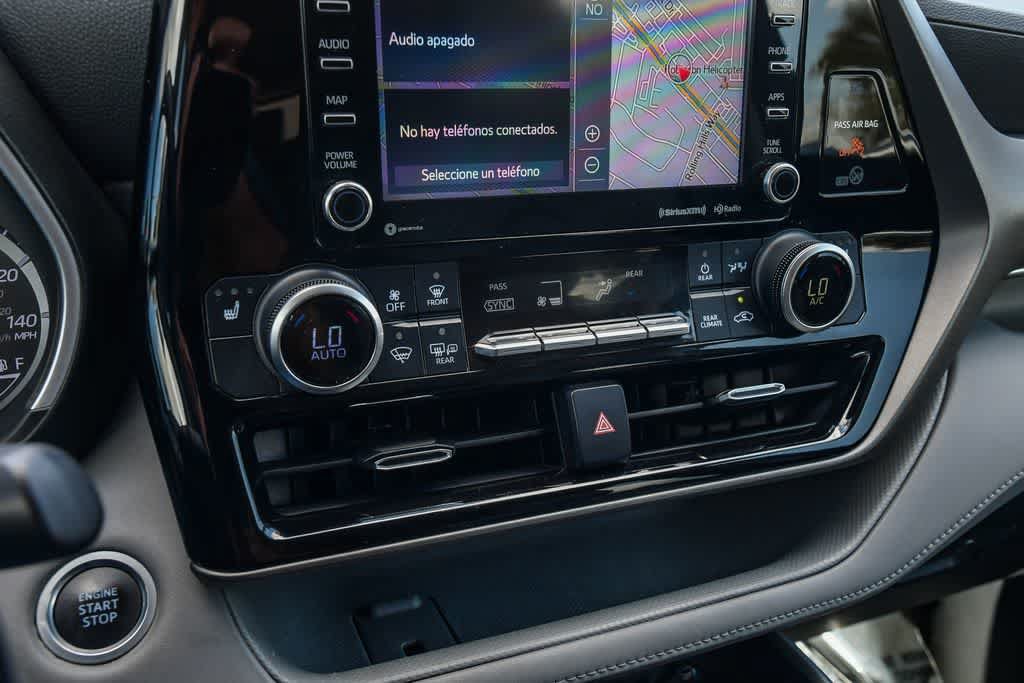 Used 2021 Toyota Highlander XLE FWD image 23