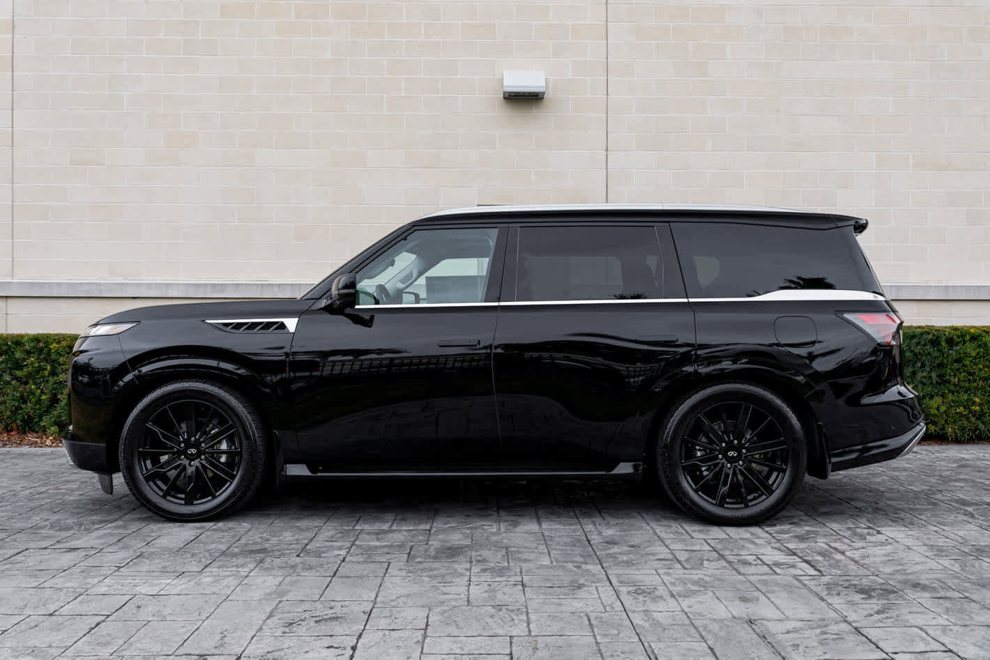 New 2026 INFINITI QX80 Luxe w/ Cargo Package RWD image 21