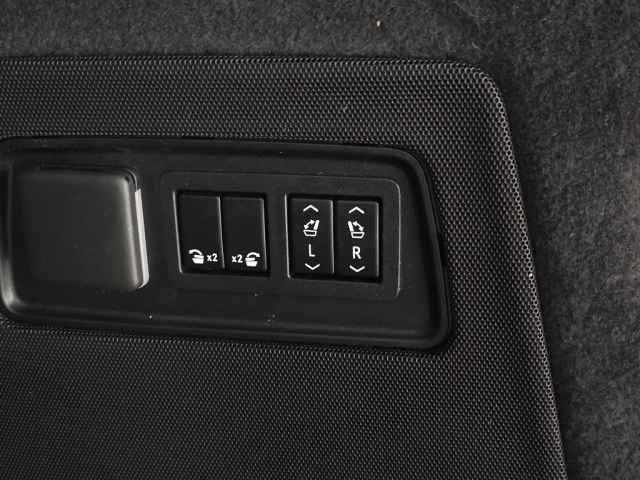 Used 2021 Cadillac Escalade Premium Luxury Platinum image 7