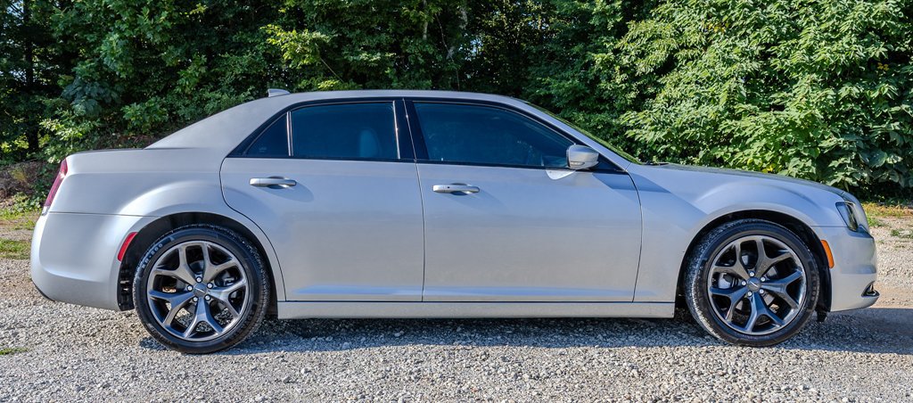 Used 2022 Chrysler 300 S RWD image 6