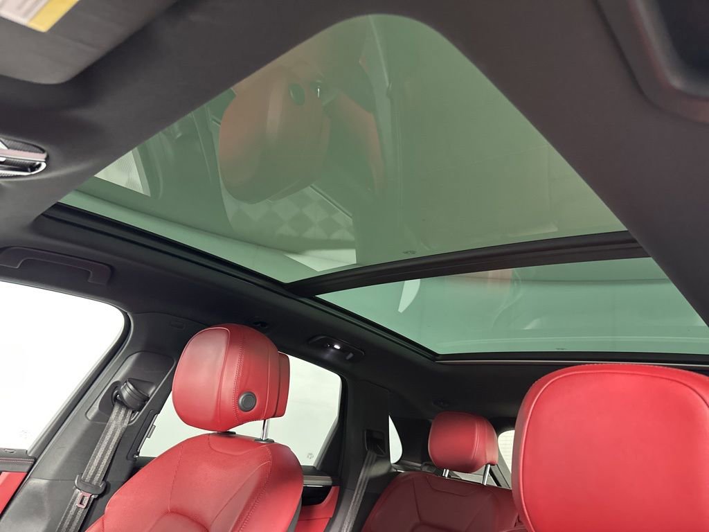 Used 2021 Porsche Cayenne image 19