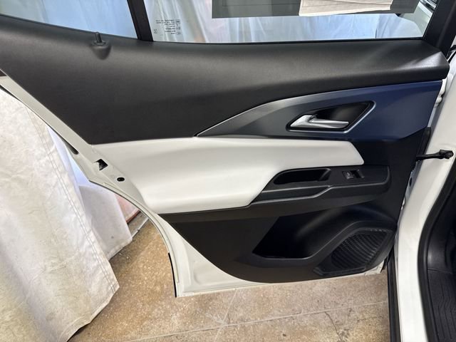 Certified 2025 Chevrolet Equinox EV LT FWD image 23