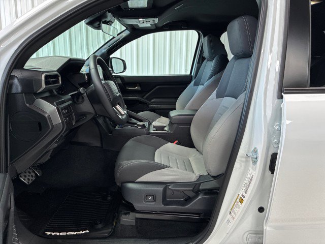 Used 2025 Toyota Tacoma TRD Sport image 8