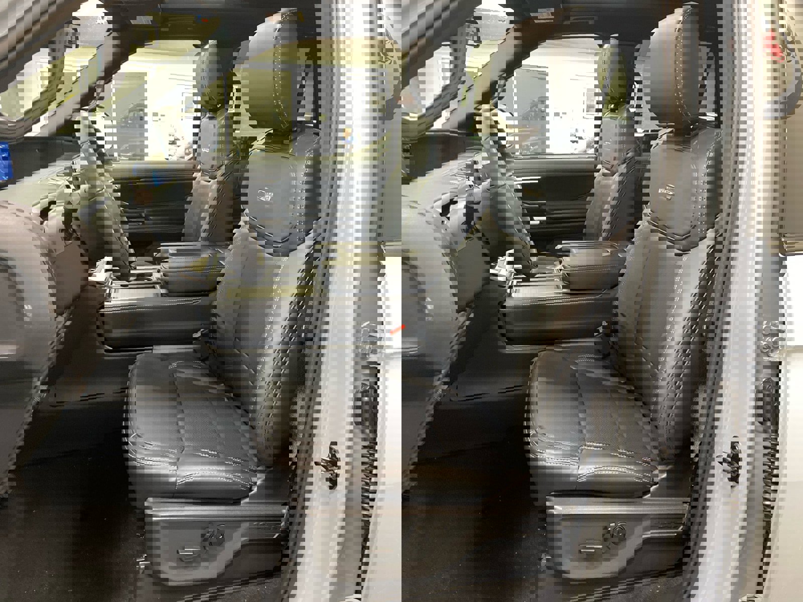 New 2025 Ford Expedition Max Platinum w/ Stealth Performance Package image 28