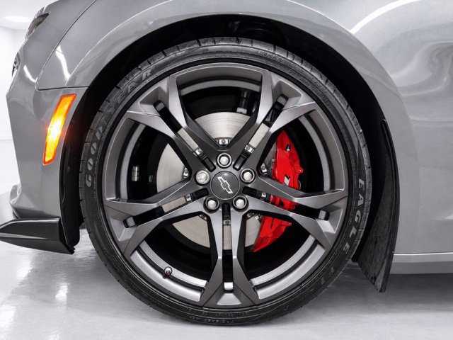 Used 2022 Chevrolet Camaro SS RWD image 14