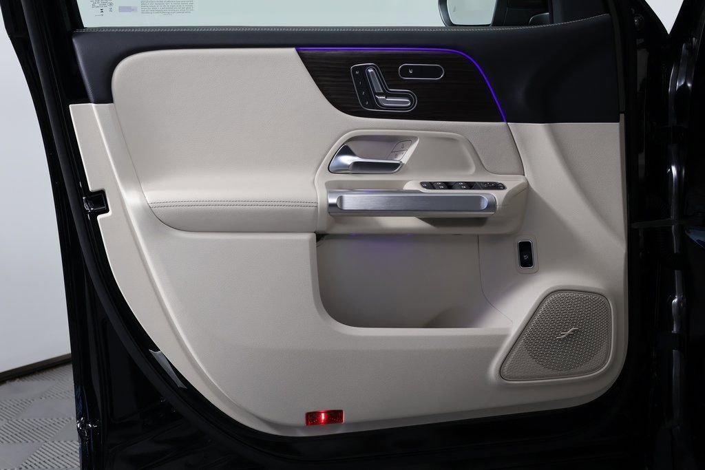 New 2026 Mercedes-Benz GLB 250 4MATIC image 7