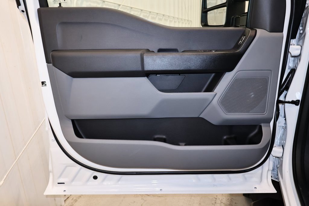 New 2026 Ford F550 4x4 Regular Cab Super Duty image 9
