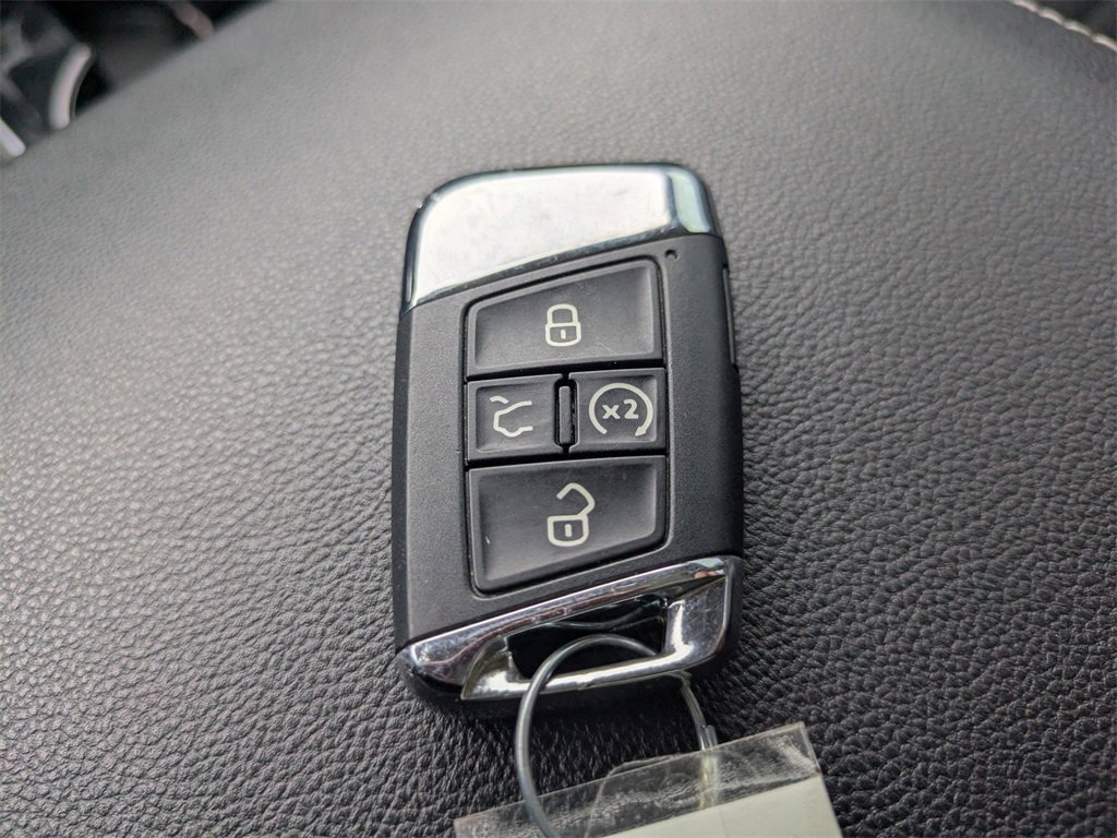 Certified 2023 Volkswagen Atlas SEL R-Line image 30