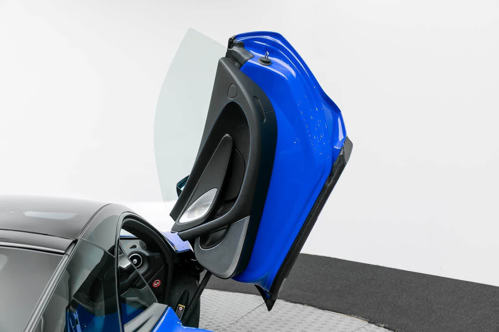 New 2025 McLaren GTS RWD image 34