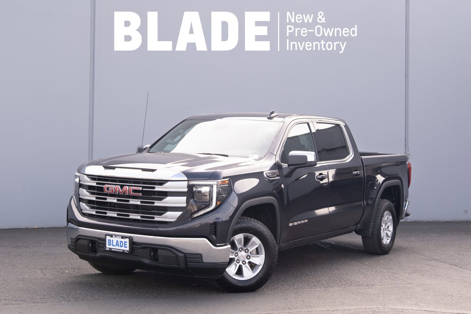 Used 2023 GMC Sierra 1500 SLE image 1