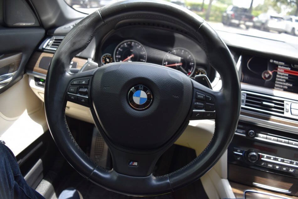 Used 2015 BMW 750i RWD image 68