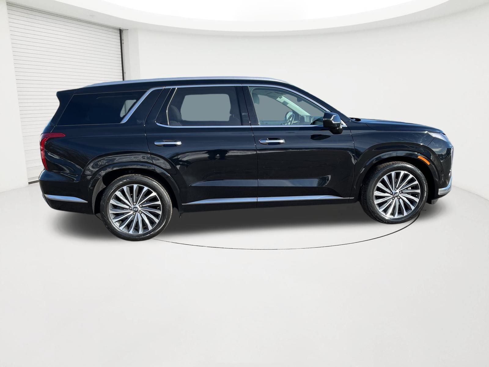 Used 2023 Hyundai Palisade Calligraphy image 8