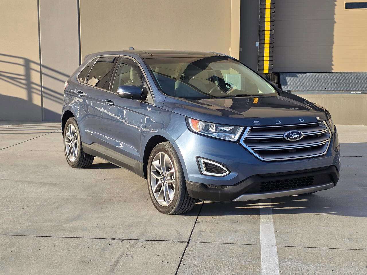 Used 2018 Ford Edge Titanium w/ Equipment Group 301A image 4