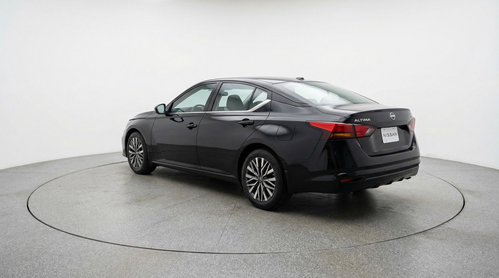 Used 2025 Nissan Altima 2.5 SV image 6