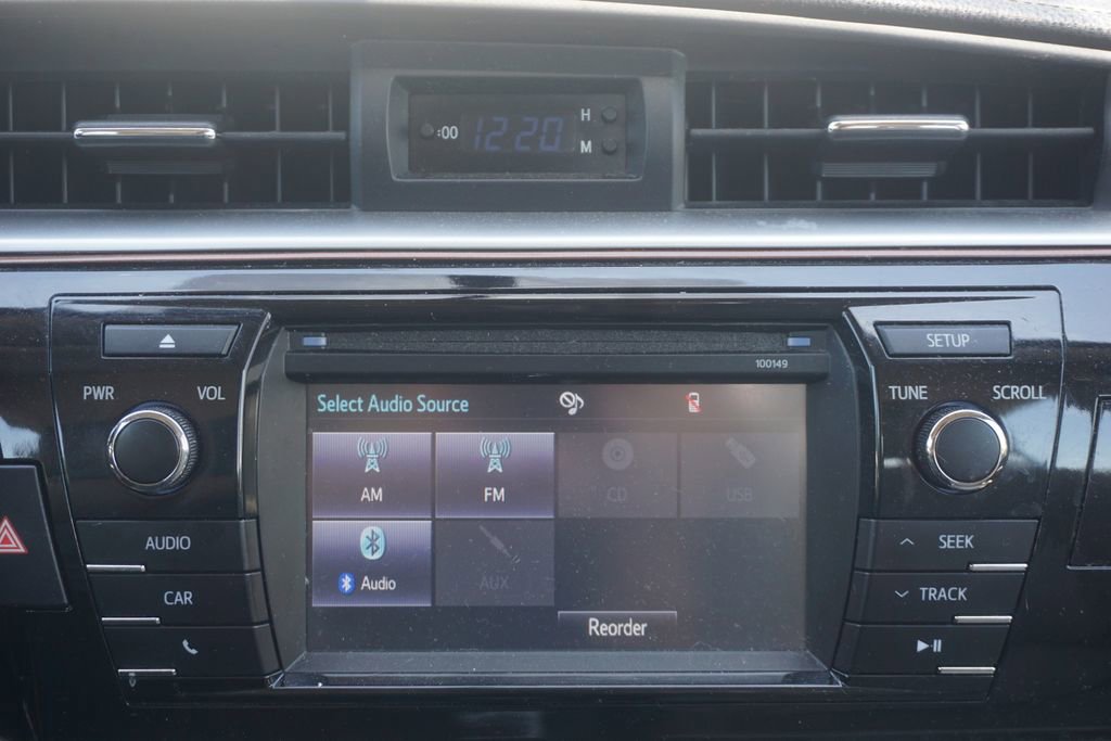 Used 2015 Toyota Corolla LE FWD image 7