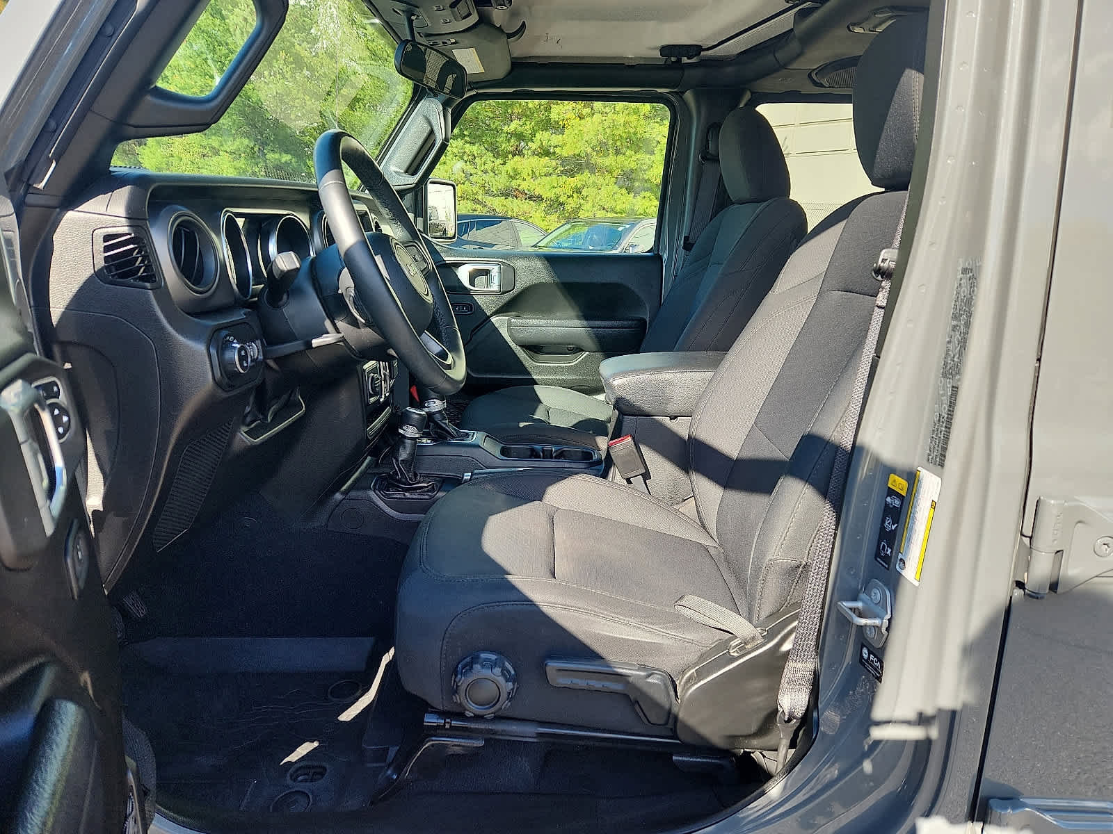 Used 2022 Jeep Gladiator Sport image 15