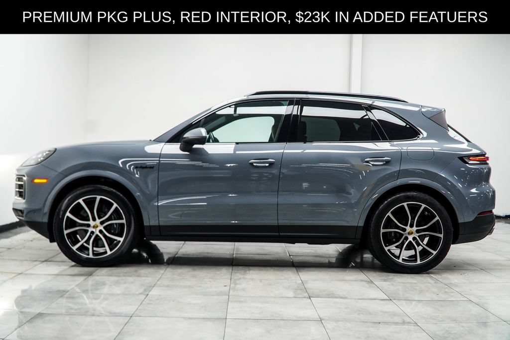 Used 2024 Porsche Cayenne AWD/4WD image 13