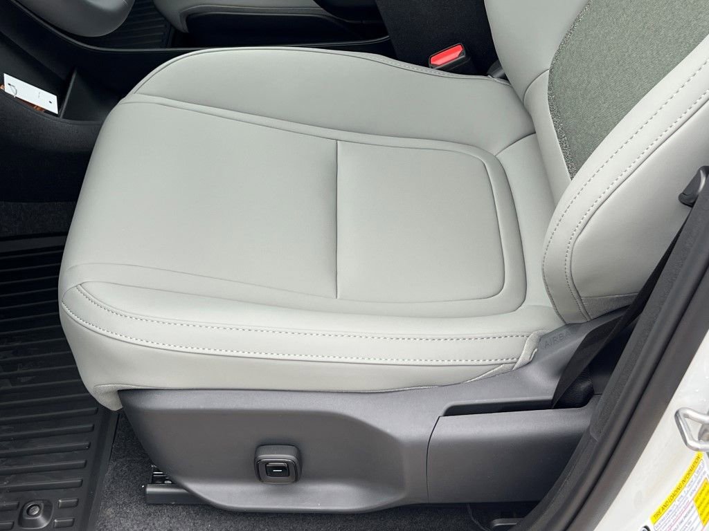 New 2026 Volvo EX30 Plus w/ Protection Package image 14