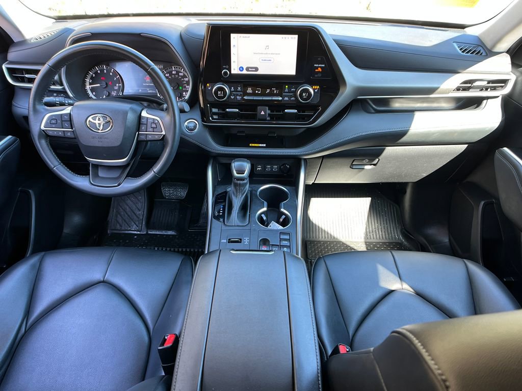 Used 2023 Toyota Highlander XLE image 13